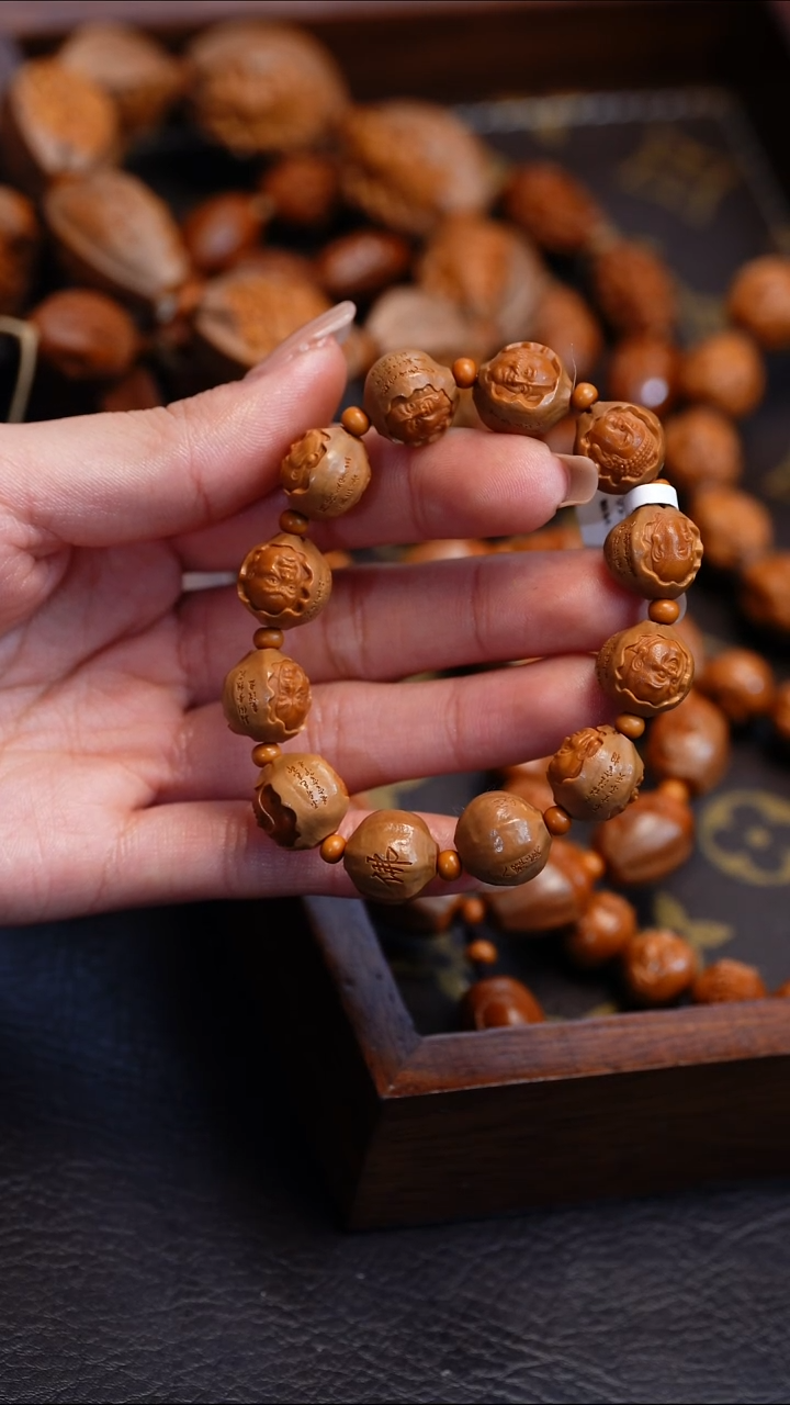 【闪购商品】橄榄核吊坠苏工橄榄核