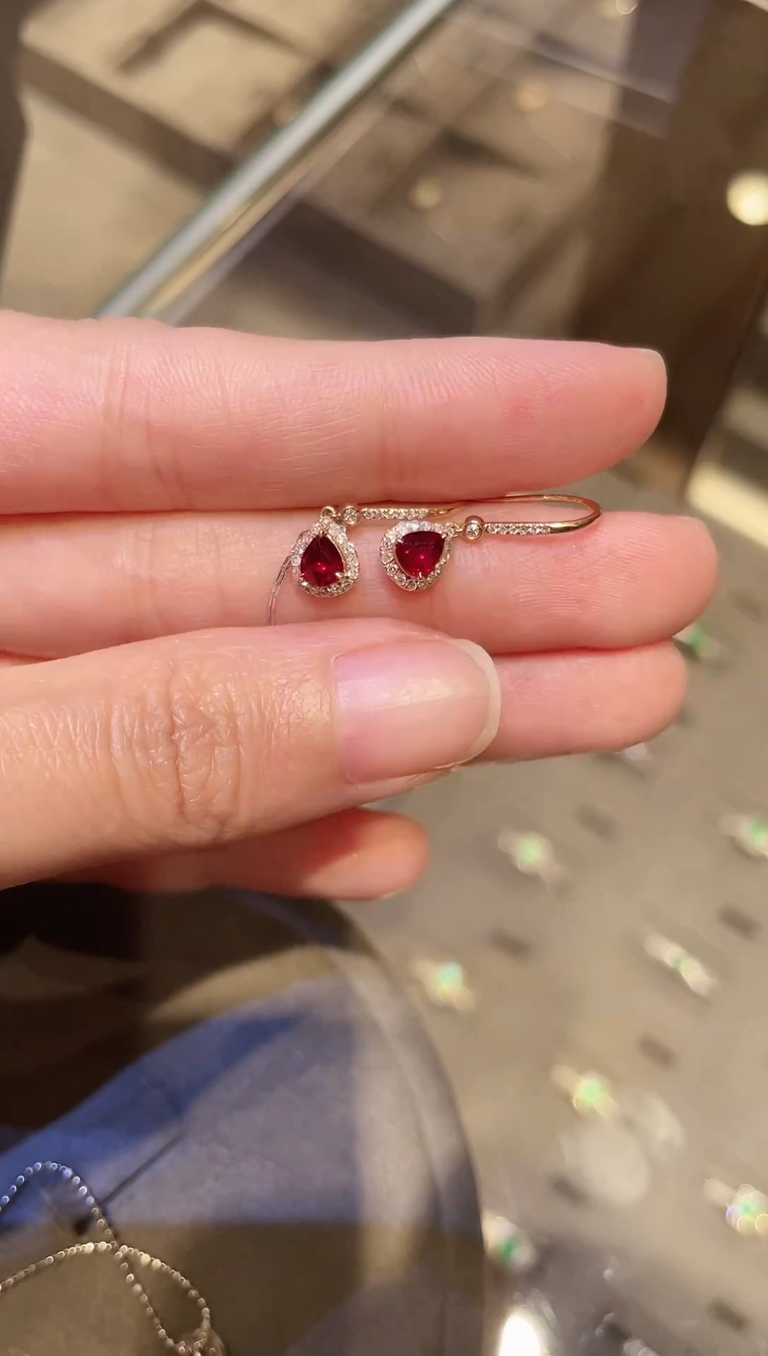 【闪购商品】红宝石耳饰18K金镶嵌*