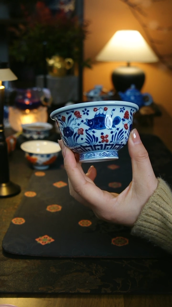 釉里红    鱼藻大压手