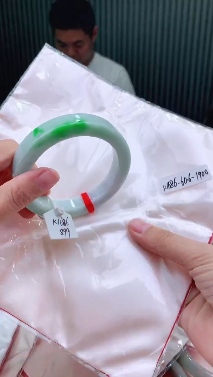 未镶嵌手镯翡翠60