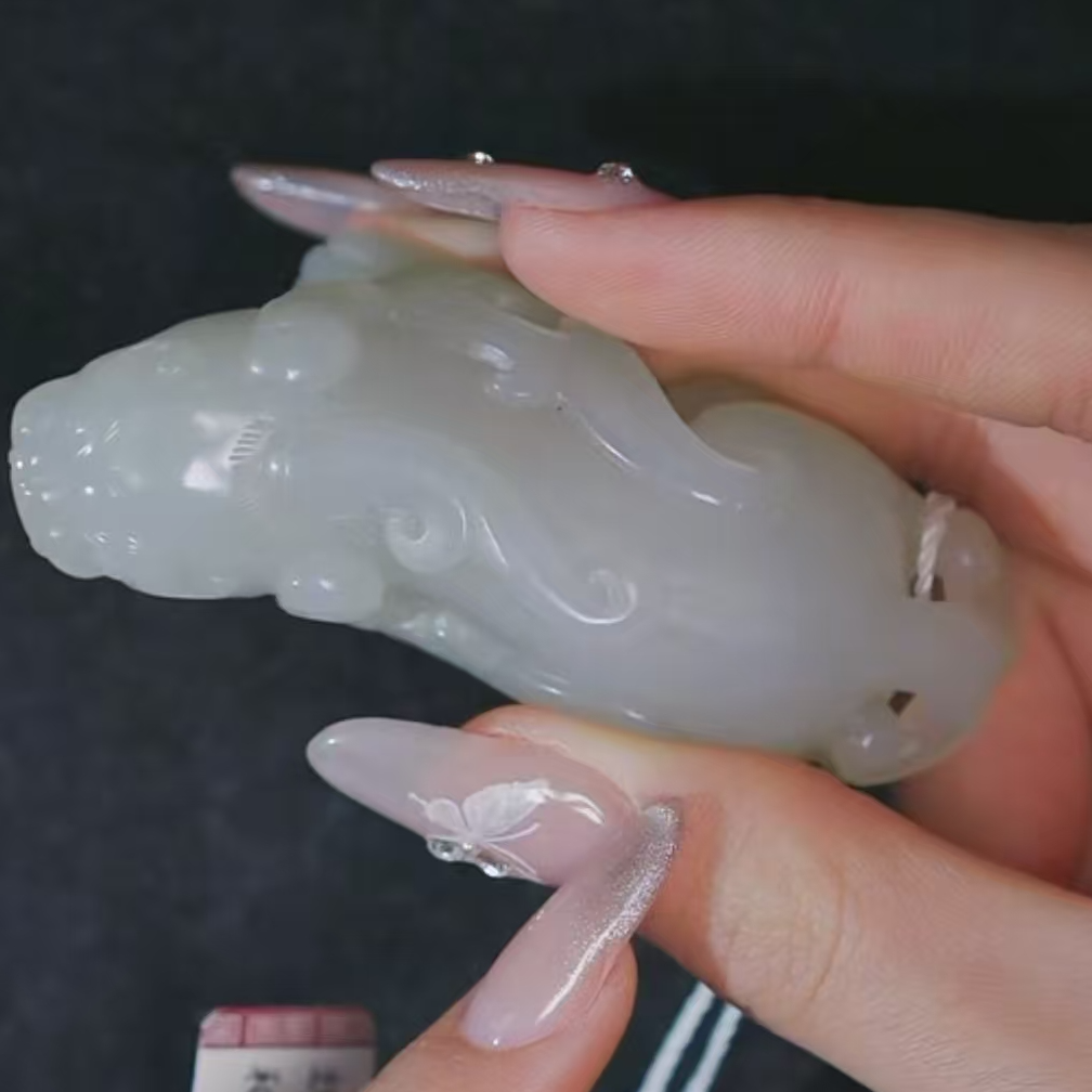 清代和田玉瑞兽