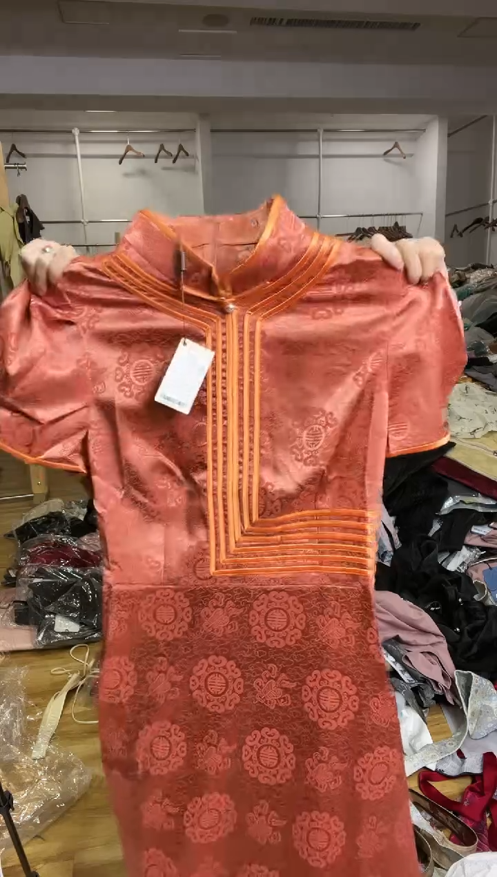 连衣裙       2XL码    130-140斤