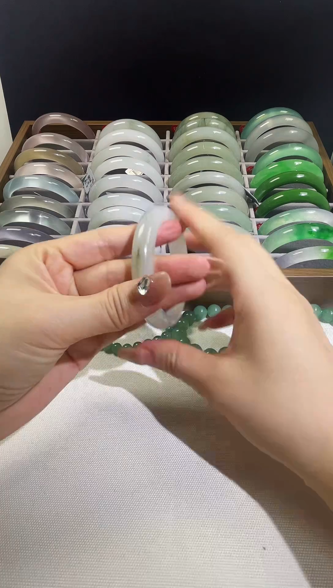 高冰时尚少女手镯