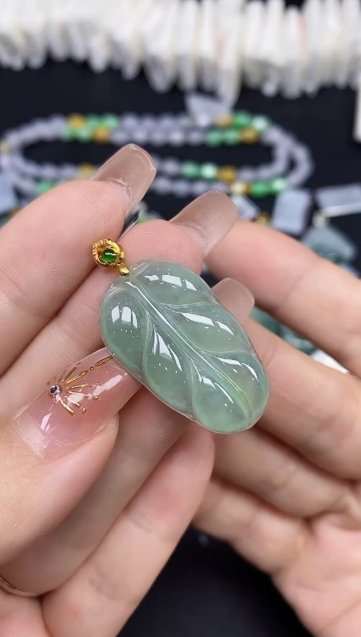 吊坠(不含链)18K金镶嵌翡翠叶子18K金扣镶嵌@@CMT1003