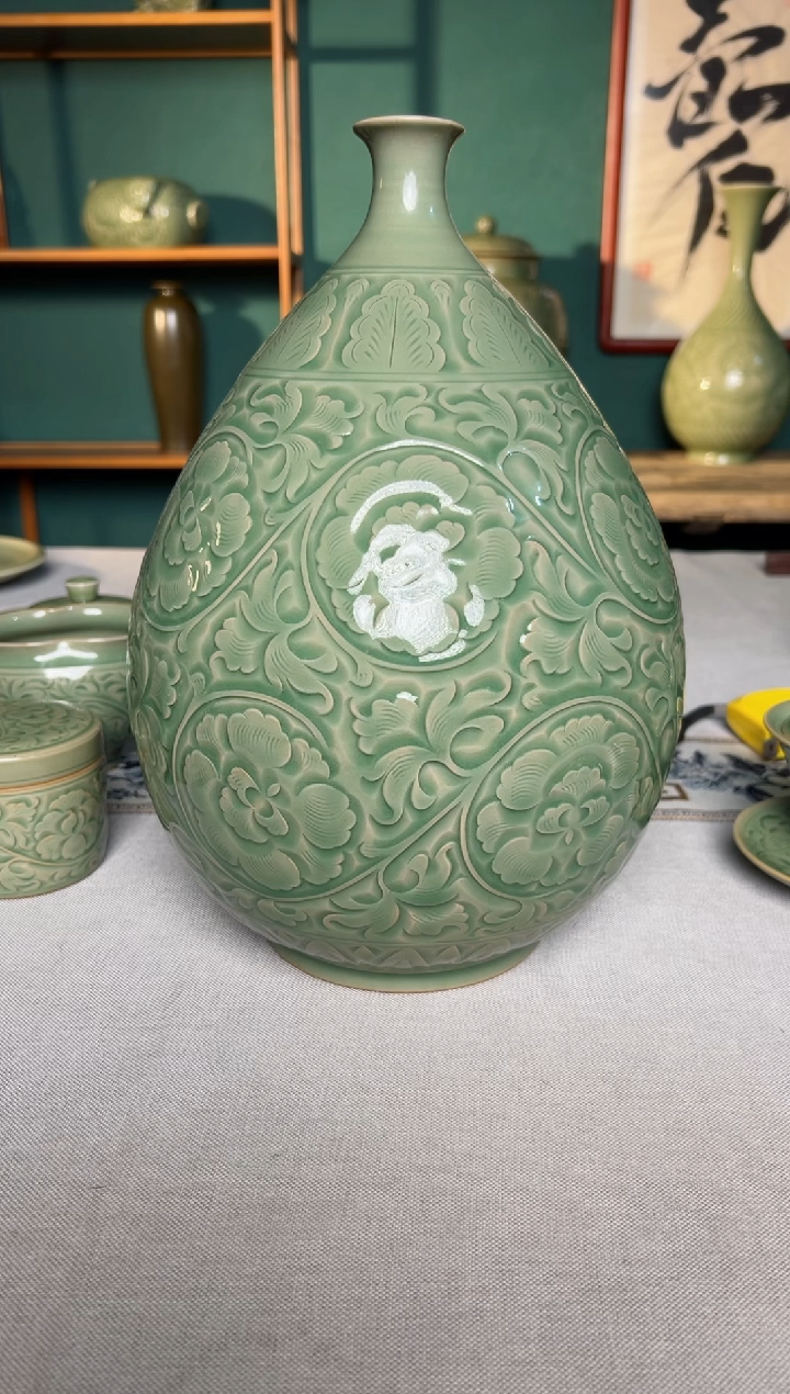 【闪购商品】其他耀州窑纯手工秘色缠枝牡丹水滴瓶