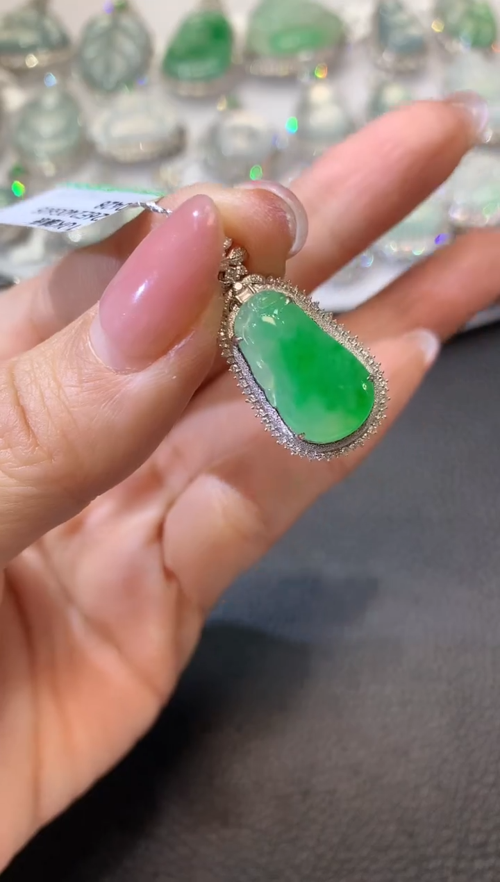 【闪购商品】翡翠吊坠(不含链)18K金镶嵌C6