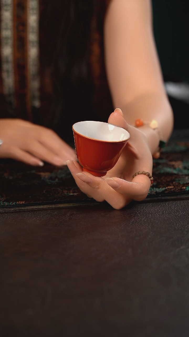 云霞珍藏古彩珊瑚红铃铛杯