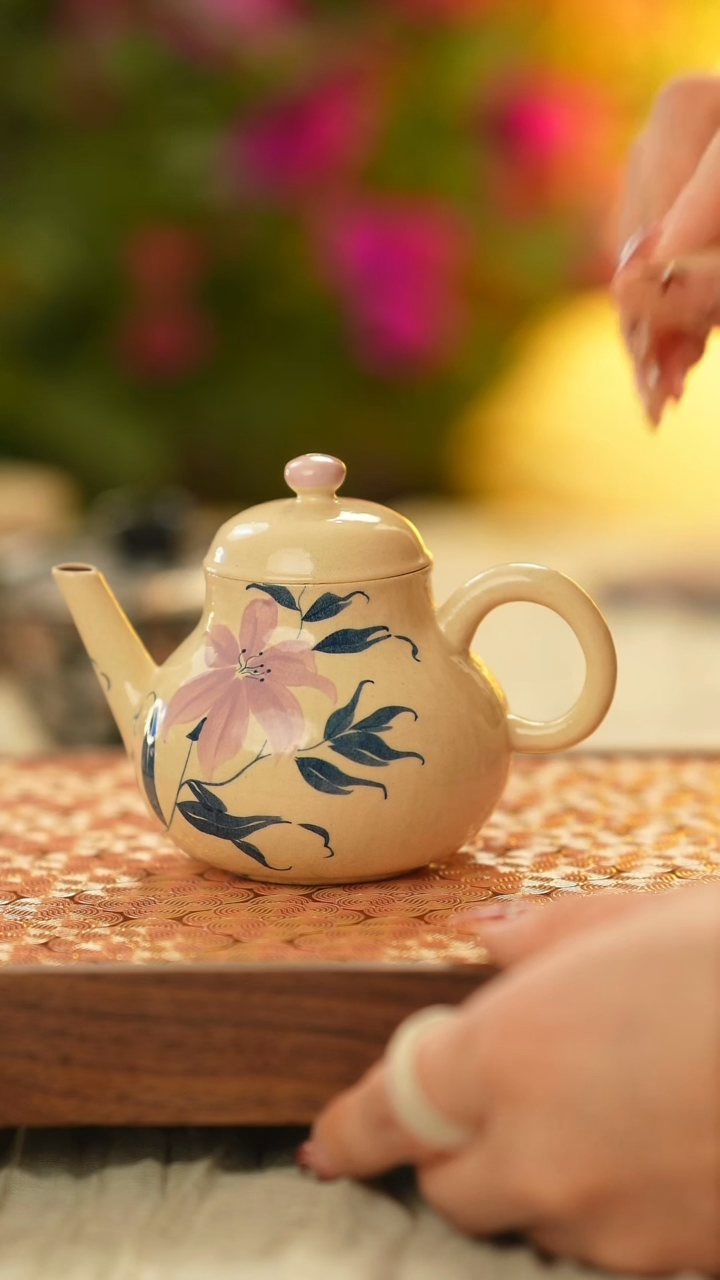 【闪购商品】茶壶米黄色 手绘12345456789