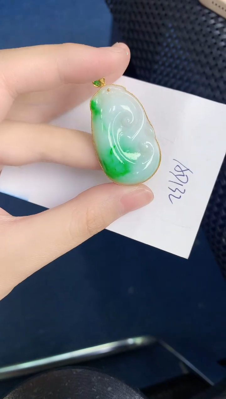 【闪购商品】翡翠颈饰18K金镶嵌000000000