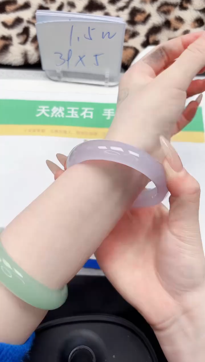 【闪购商品】石英质玉手镯未镶嵌268-59.8