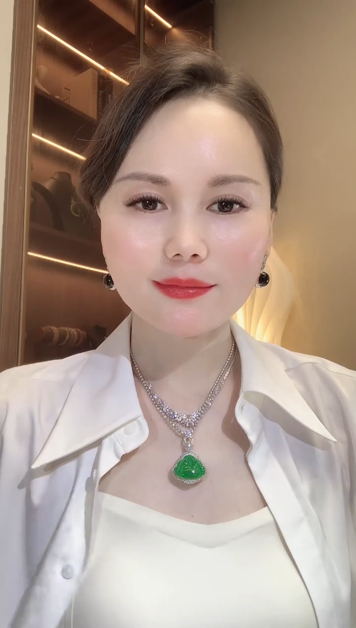 【闪购商品】翡翠吊坠(不含链)18K金镶嵌A131 