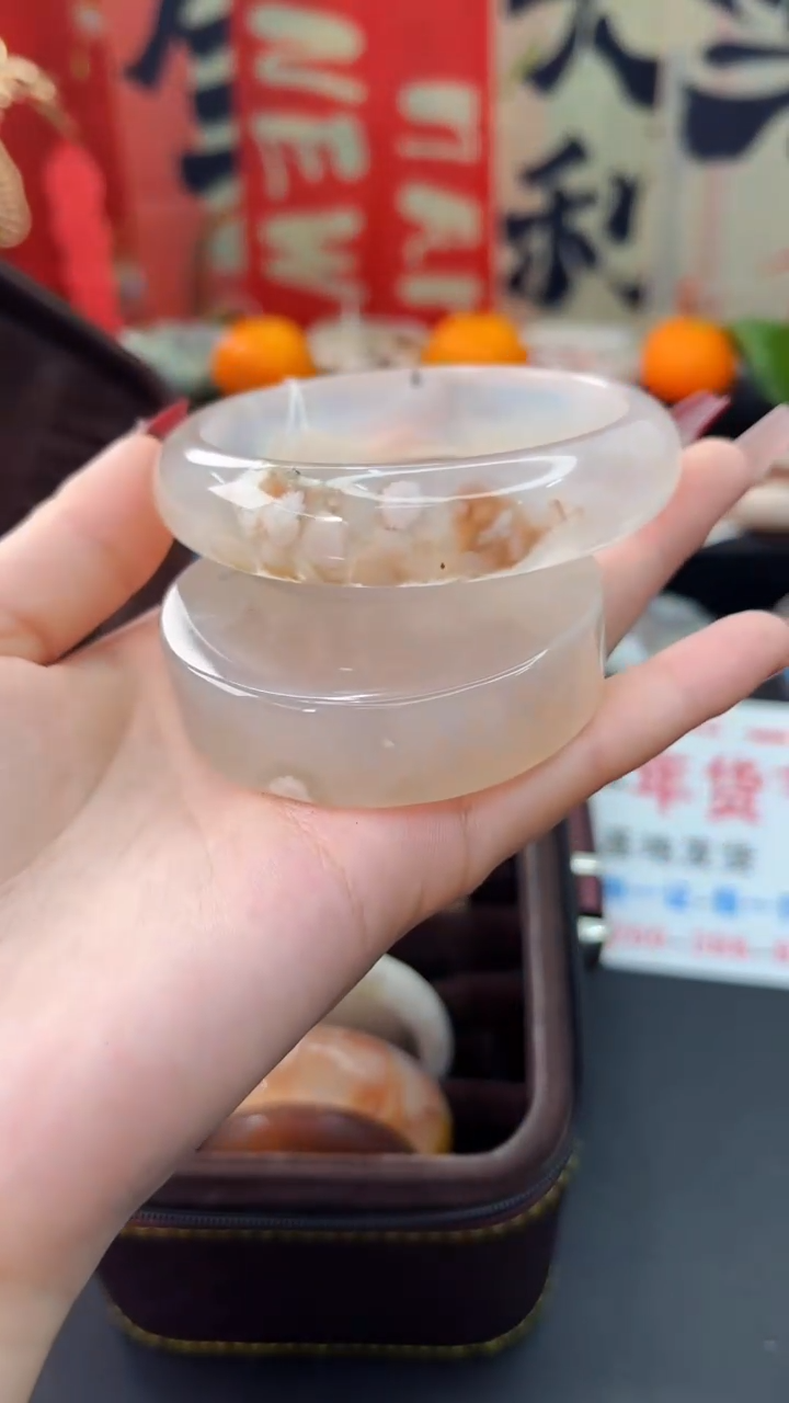 【闪购商品】石英质玉手镯未镶嵌赠送镯心（62圈口）