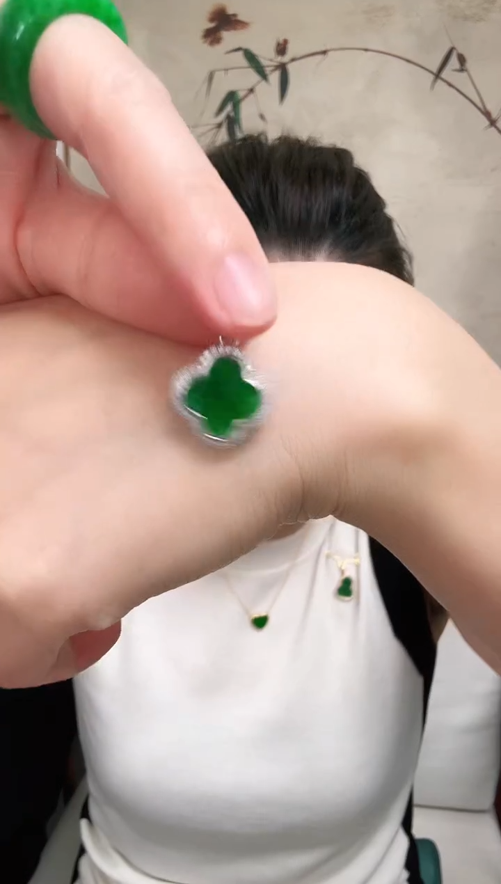 【闪购商品】翡翠银S925镶嵌颈饰吊坠