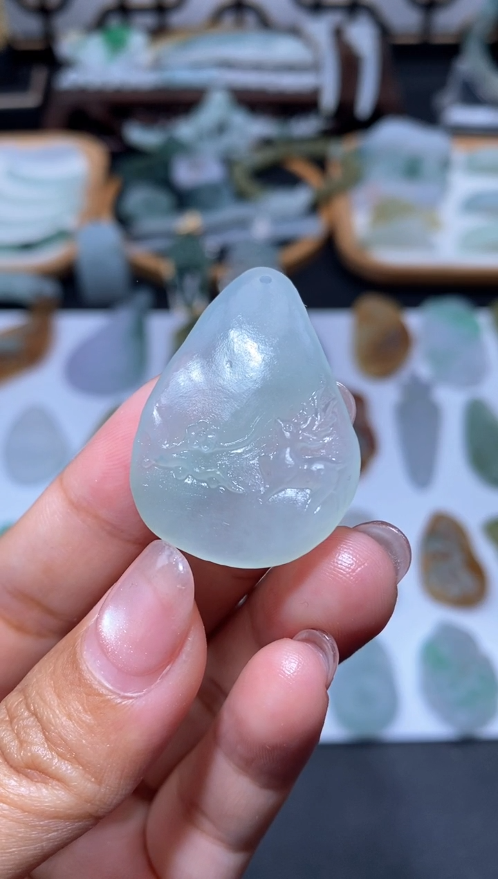 【闪购商品】定制翡翠未镶嵌小鹿