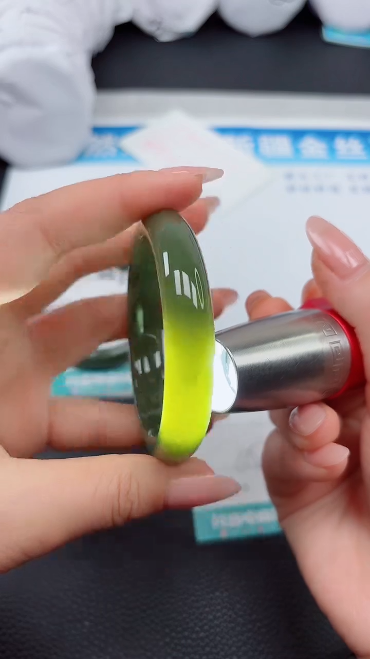 【闪购商品】和田玉手镯未镶嵌A238