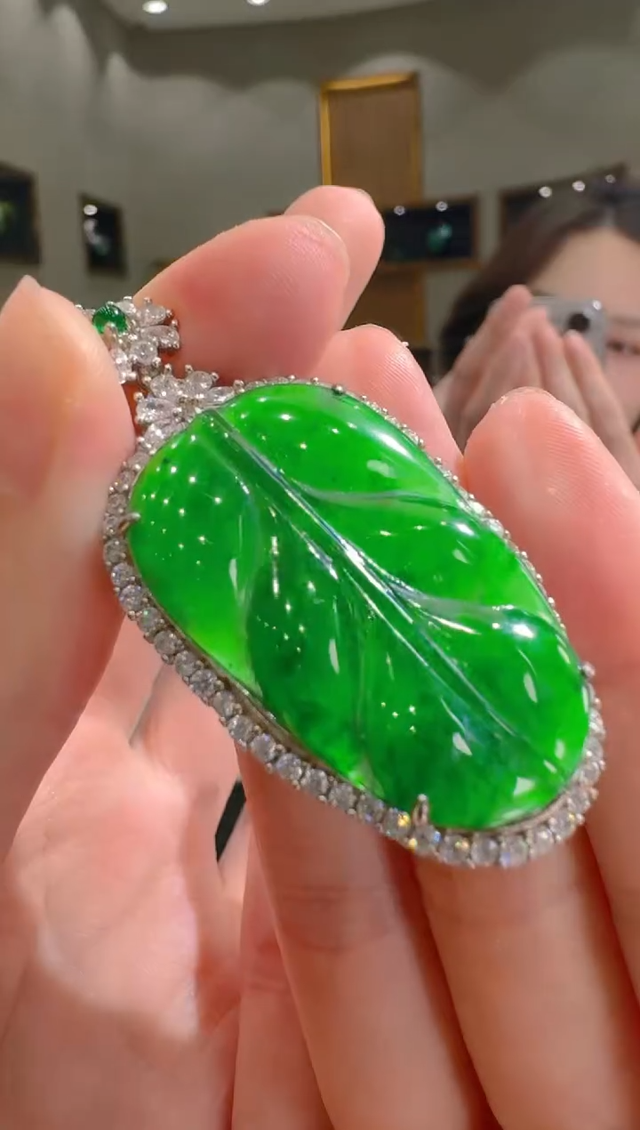 【闪购商品】翡翠吊坠(不含链)银S925镶嵌天然翡翠A货多样性发一件