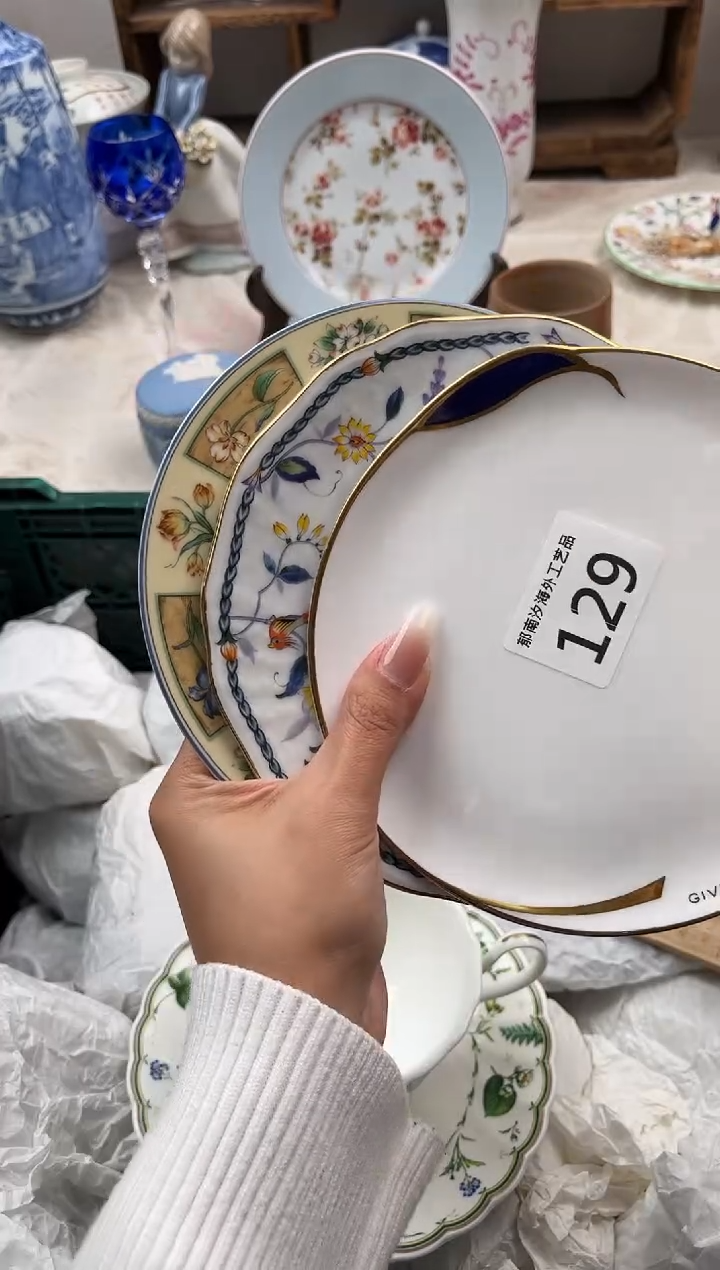 ?B          129