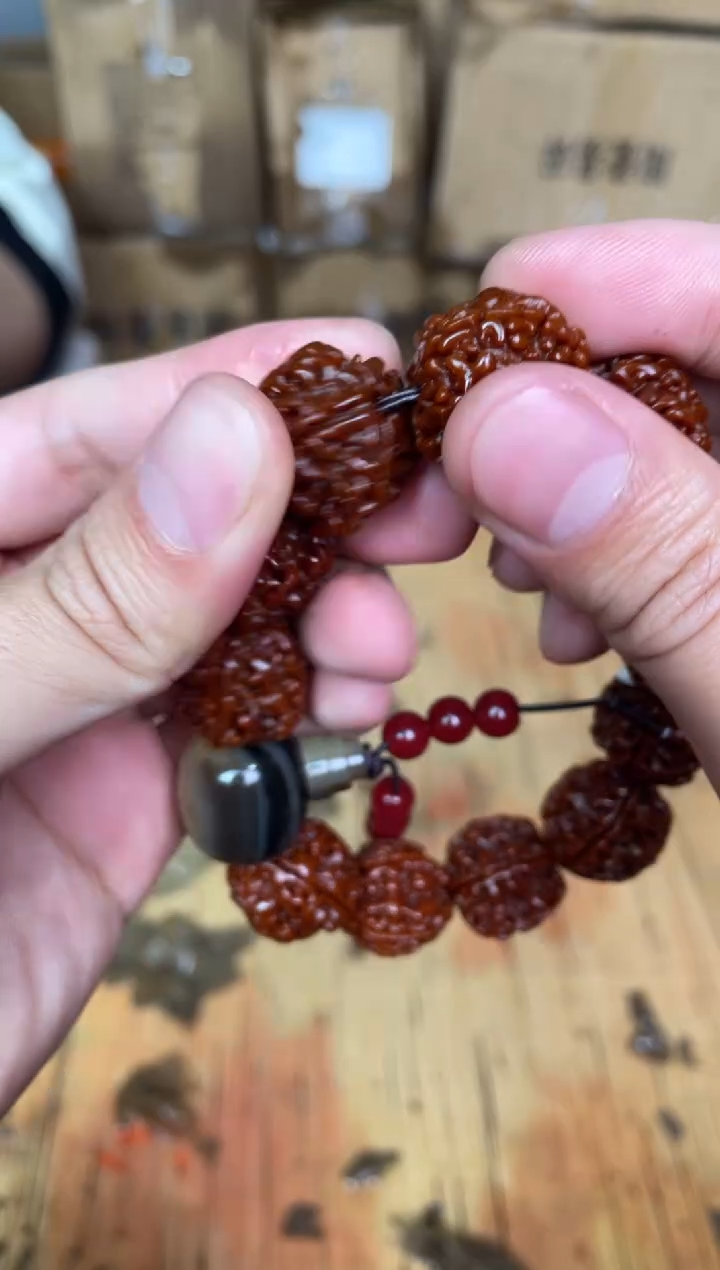 木质非金属捧月文创福利闪购商品无礼盒