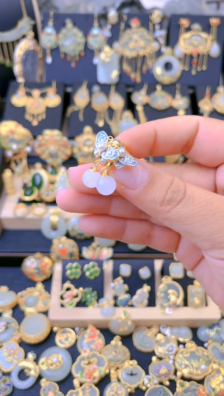 【闪购商品】和田玉耳坠银S925镀金镶嵌珐琅蝴蝶耳坠