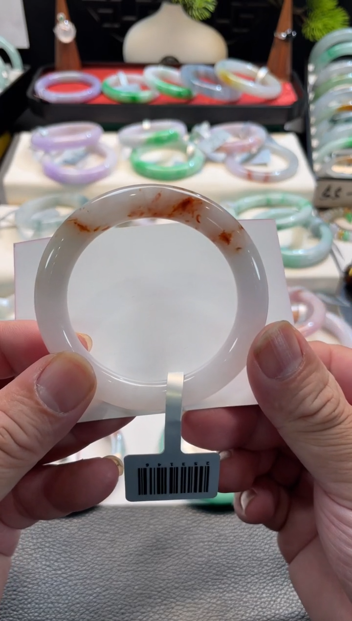 未镶嵌手镯翡翠109号 52圆条 有纹裂