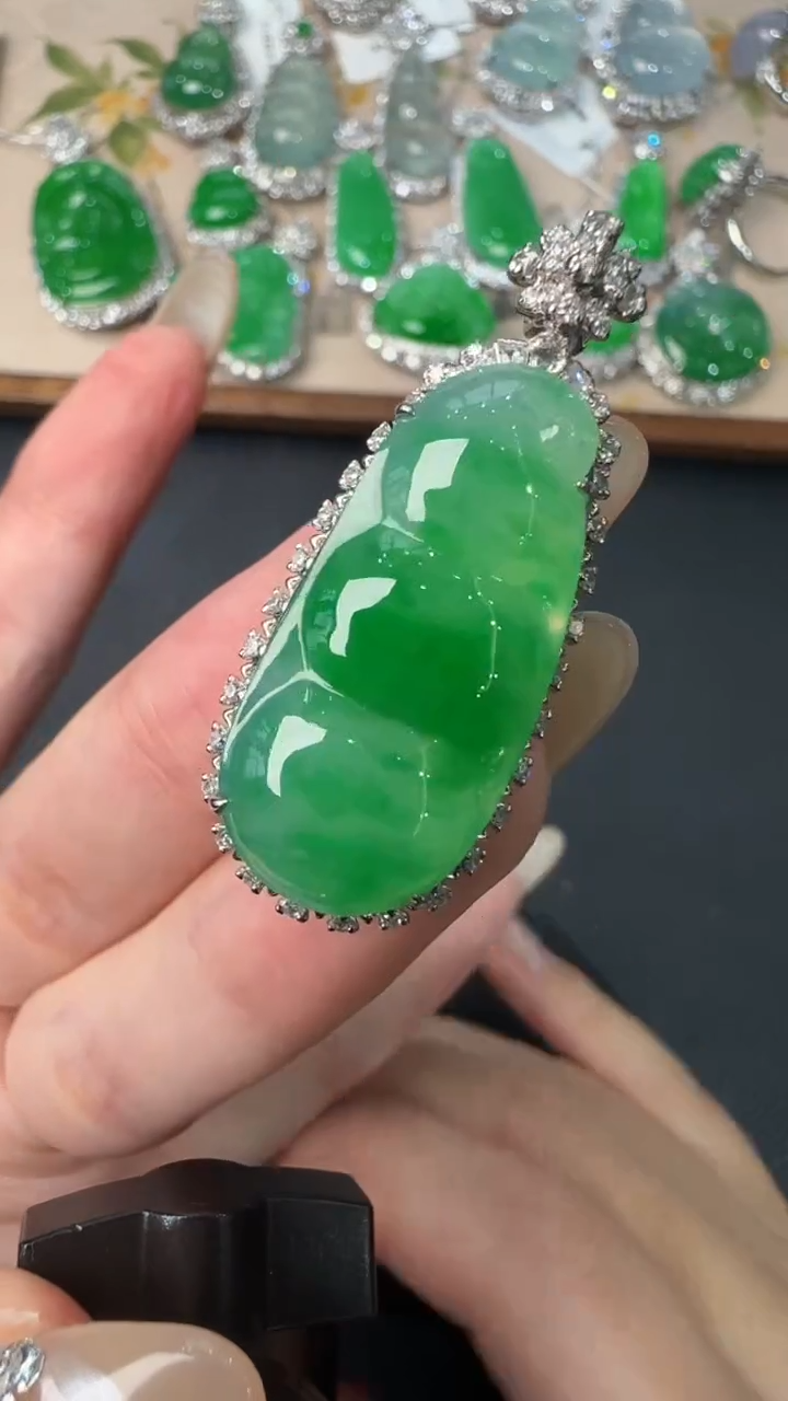 【闪购商品】翡翠吊坠(不含链)18K金镶嵌33