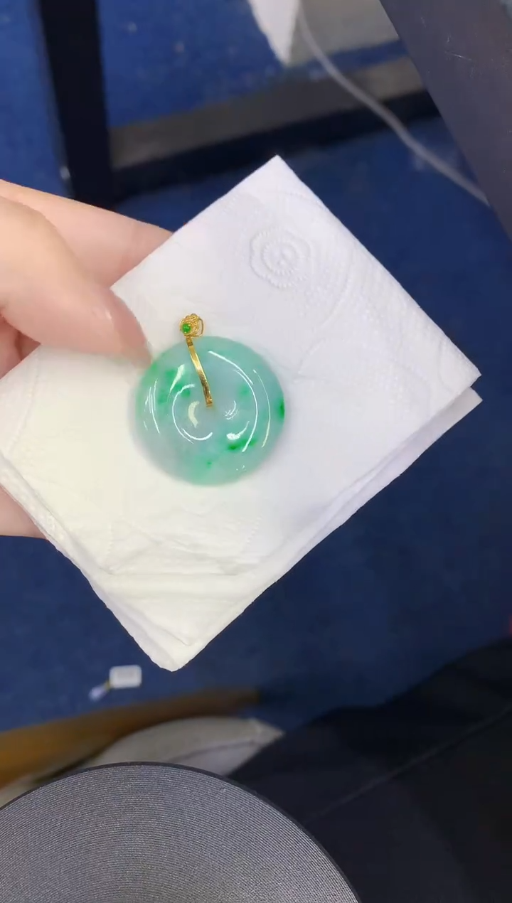 颈饰18K金镶嵌翡翠缅甸天然翡翠A货