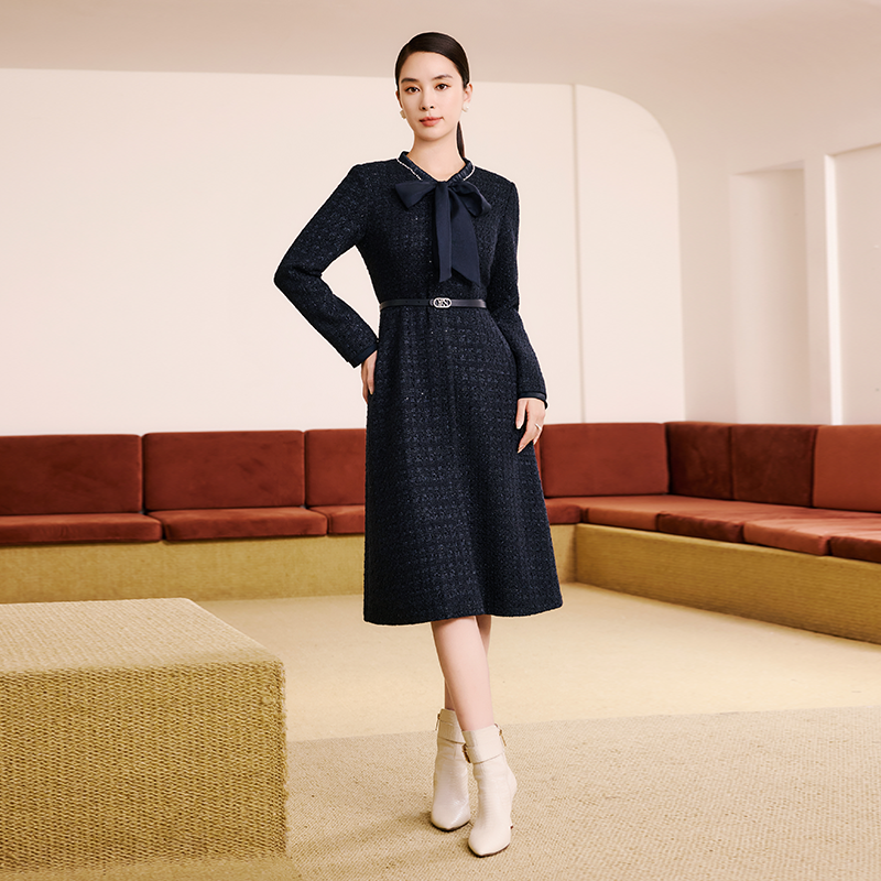 赢智尚2025冬新款藏蓝亮片羊毛粗花呢优雅贵气连衣裙ZF03545