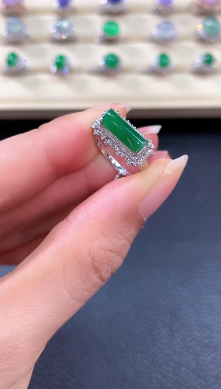 【闪购商品】翡翠戒指18K金镶嵌b51       