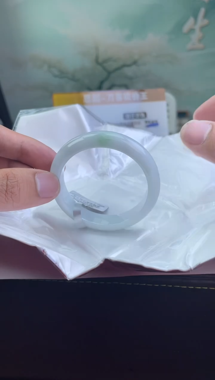 翡翠手镯未镶嵌8翡翠手镯