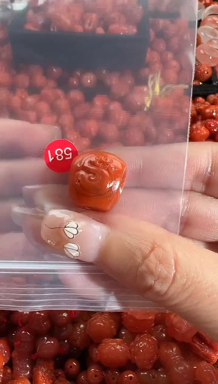 颈饰未镶嵌南红玛瑙1