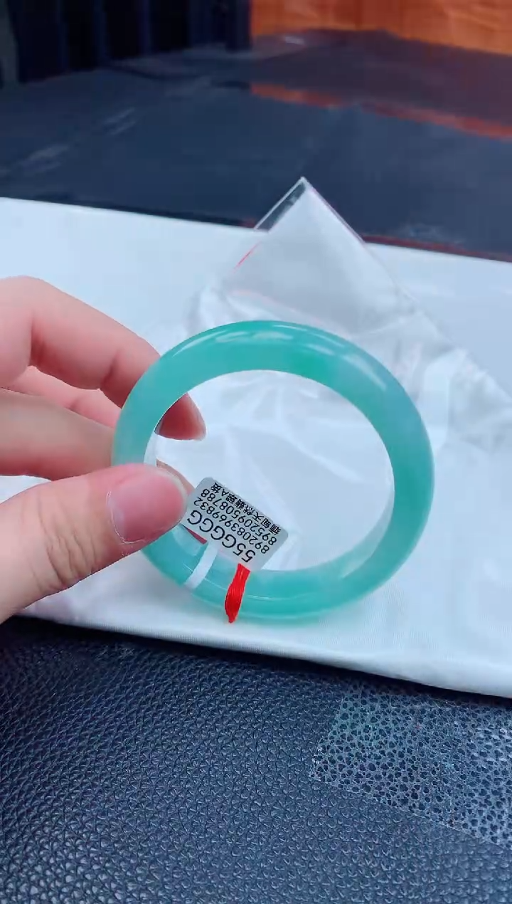 翡翠未镶嵌手镯缅甸天然翡翠A货手镯