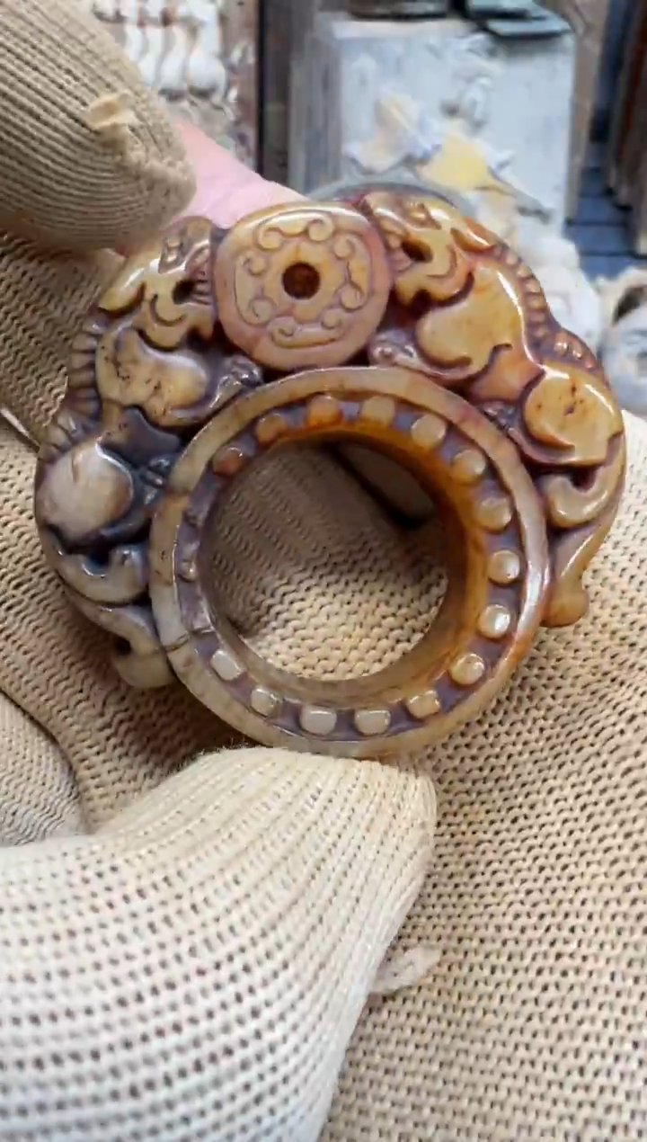 未镶嵌和田玉（糖玉）挂件1111