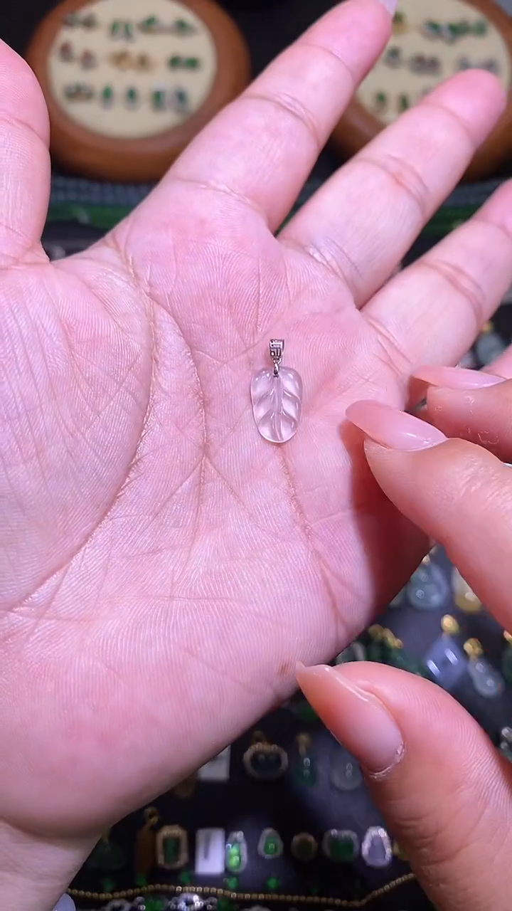 【闪购商品】翡翠吊坠(不含链)18K金镶嵌1