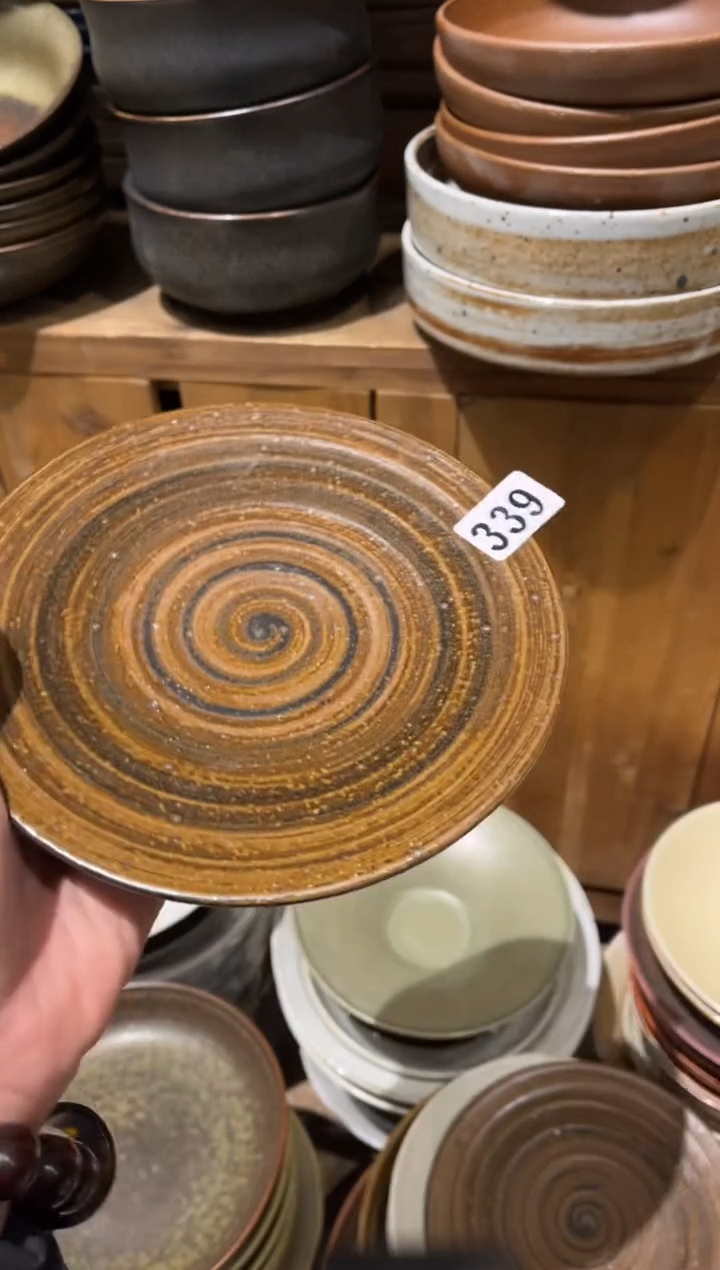 【闪购商品】瓷片339     棕色螺纹平盘1个