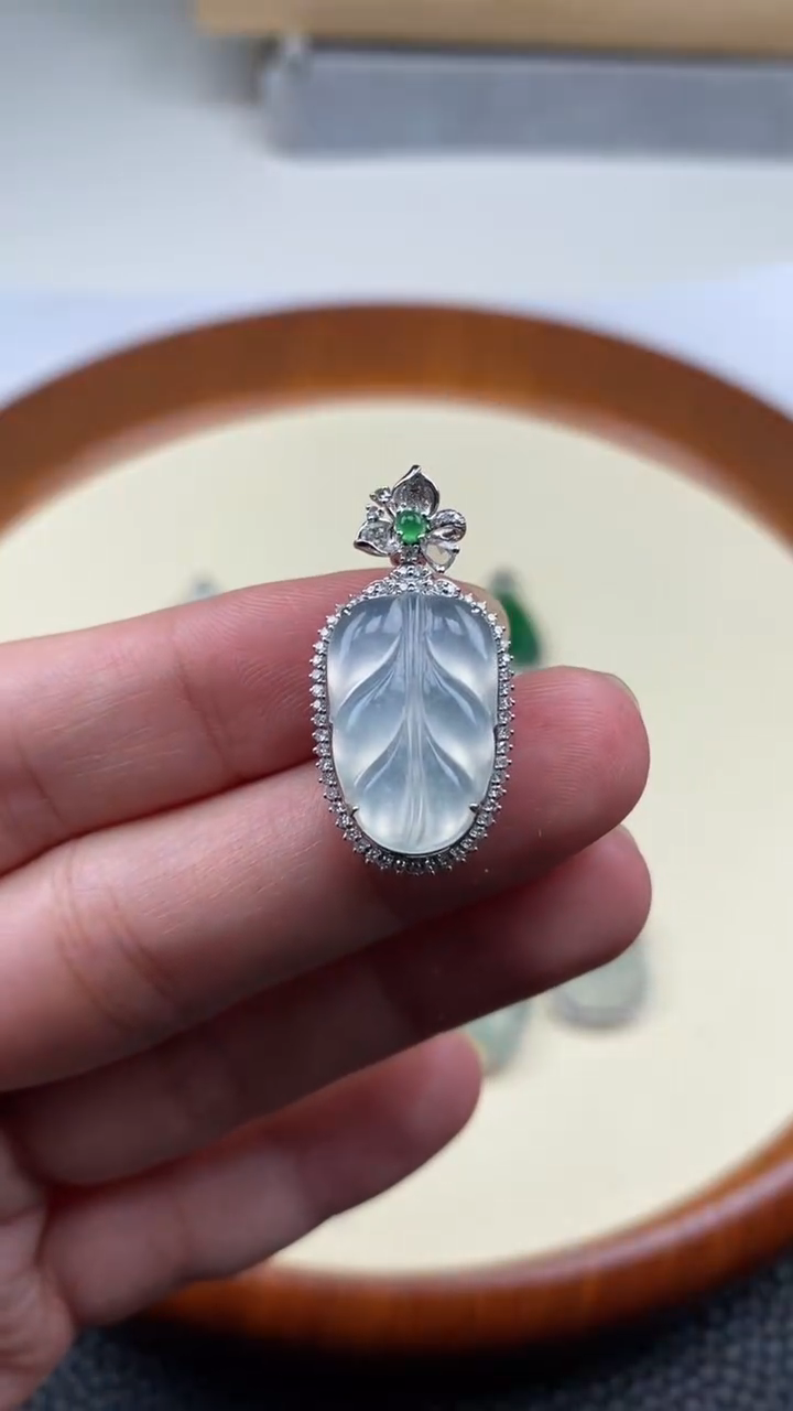 【闪购商品】翡翠挂件未镶嵌叶子