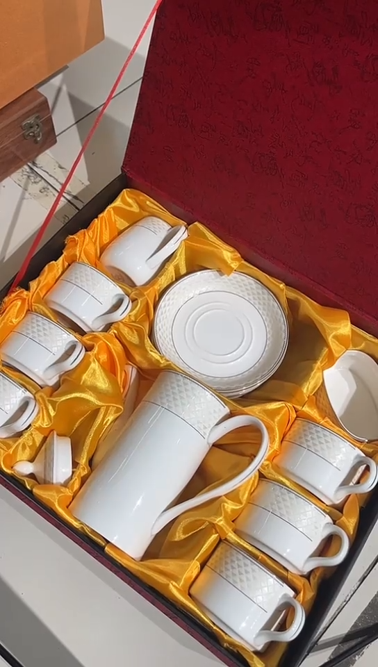 骨瓷15头咖啡具隆达骨瓷