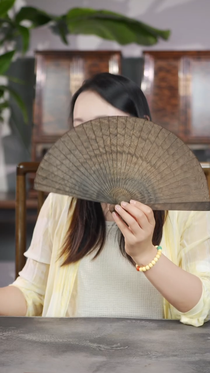 金丝楠21CM满水波碳化纹苏扇001