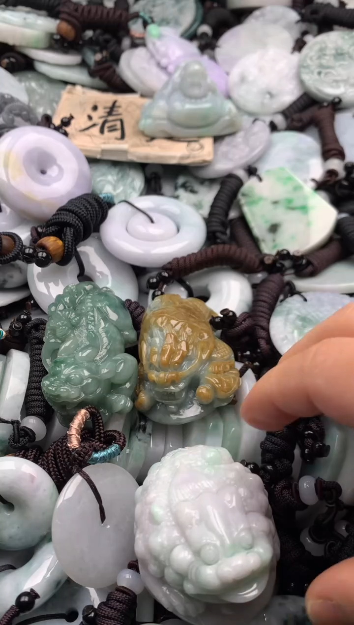 【闪购商品】翡翠吊坠(不含链)未镶嵌1