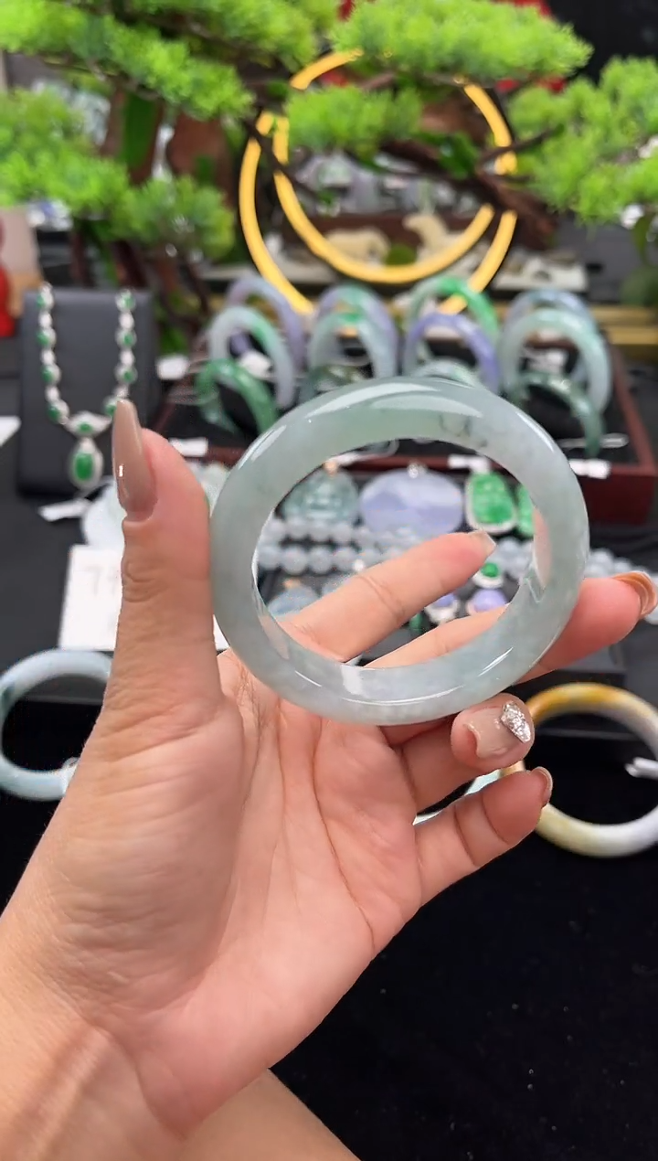 未镶嵌手镯翡翠手镯