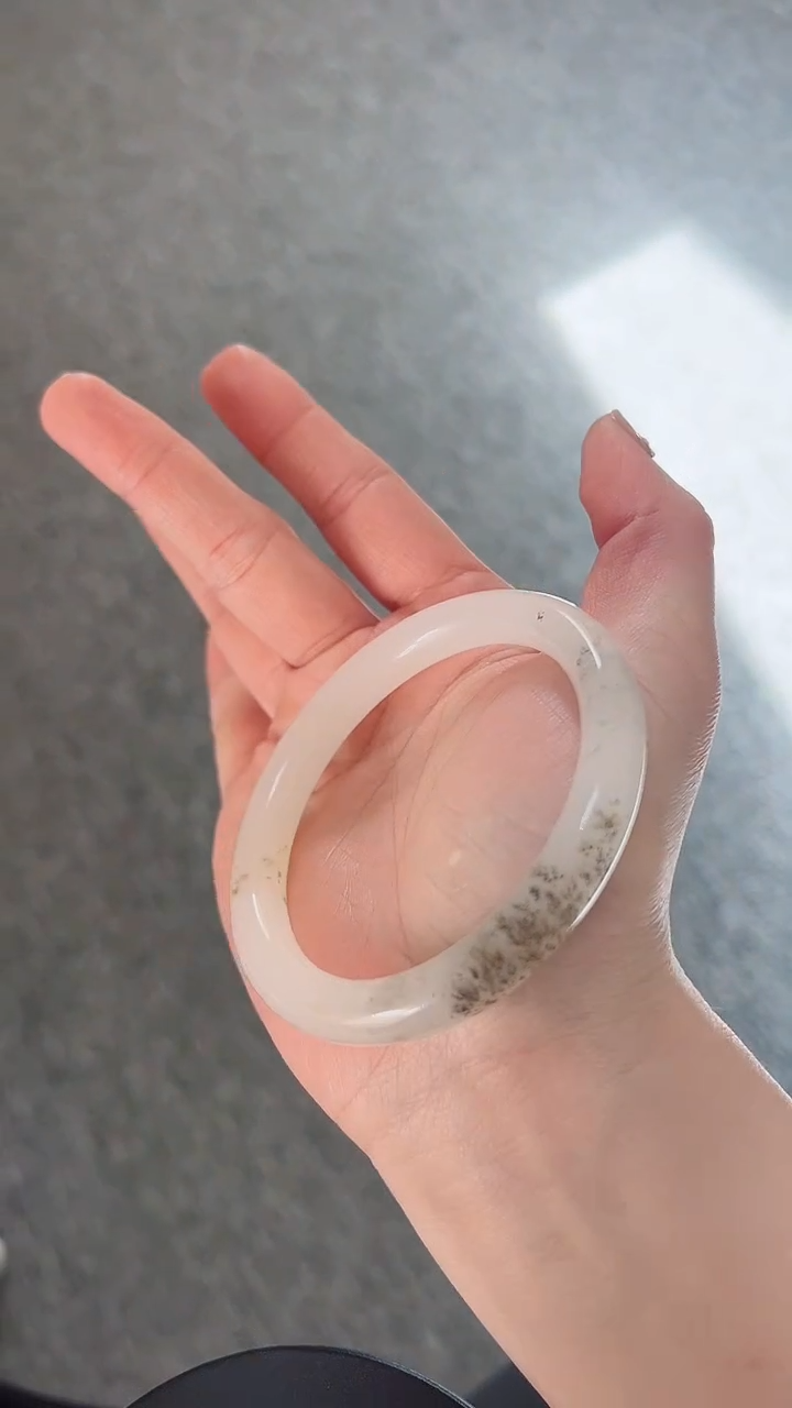 【闪购商品】石英质玉手镯未镶嵌56-60+