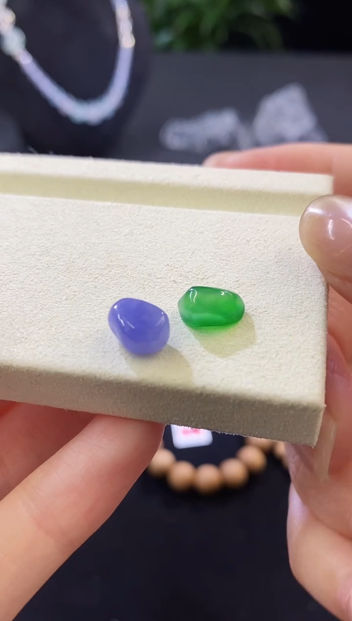 未镶嵌挂件翡翠王*随型一对