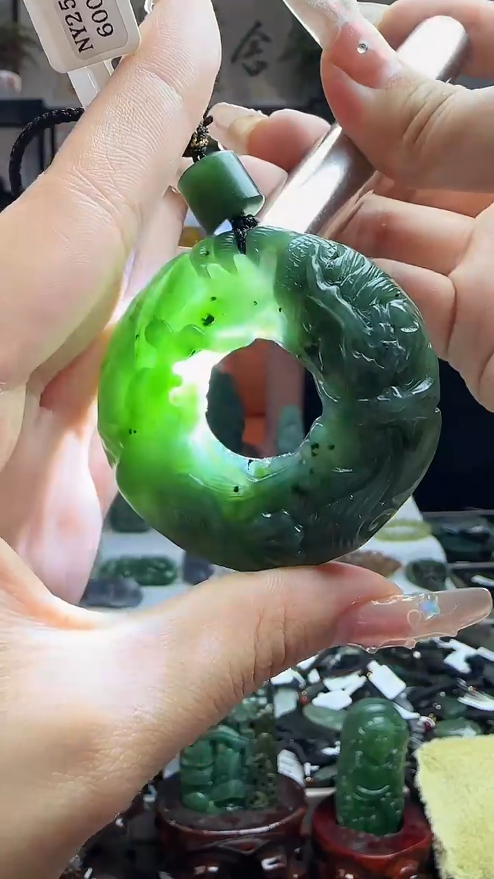 颈饰未镶嵌和田玉龙凤多样性发其一