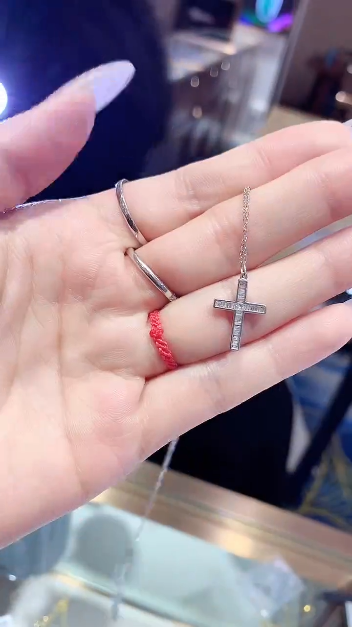 【闪购商品】钻石项链18K金镶嵌项链