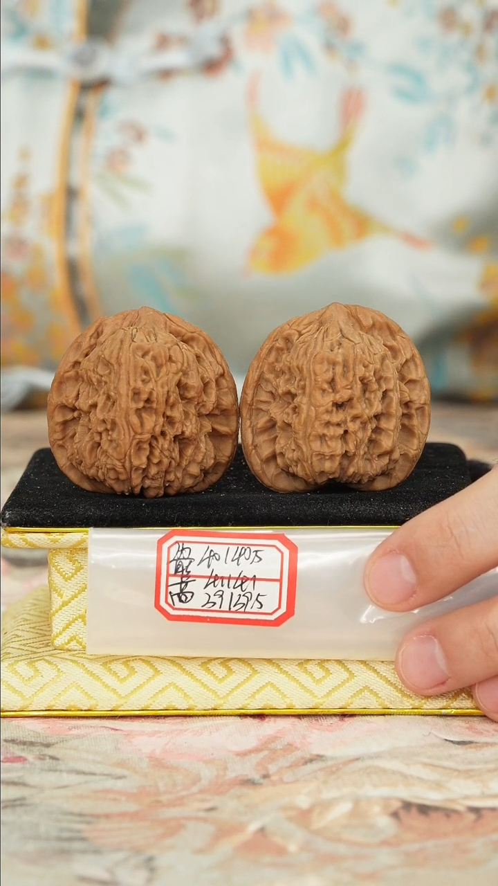 【闪购商品】文玩核桃把件赵喜满南将石