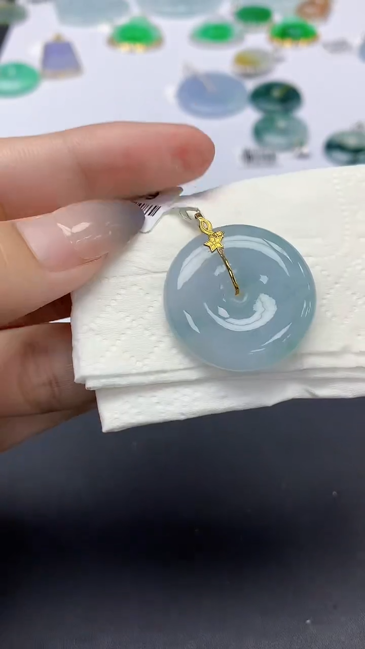 翡翠18K金镶嵌颈饰天然缅甸a货翡翠