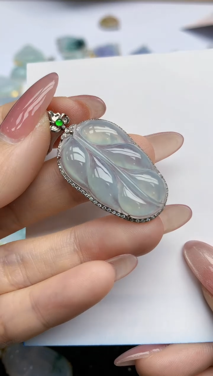 【闪购商品】翡翠挂件18K金镶嵌天然翡翠A货