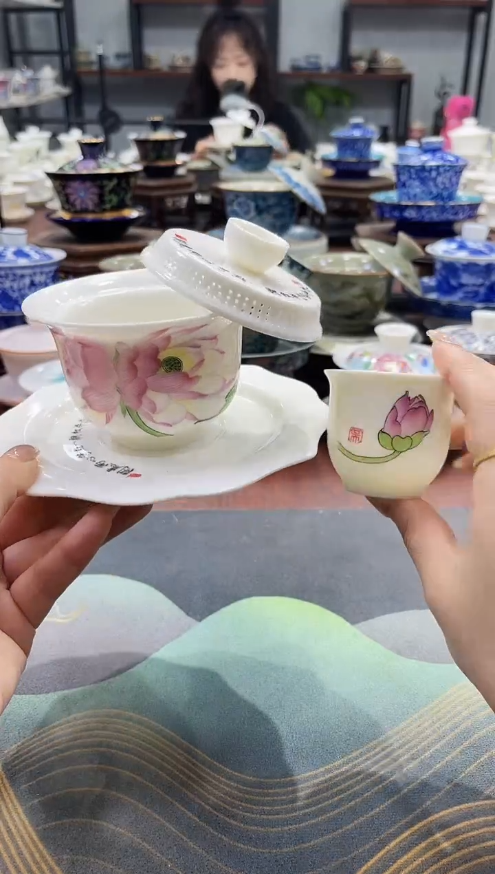 【闪购商品】360度出水荷花悬停盖碗+1杯