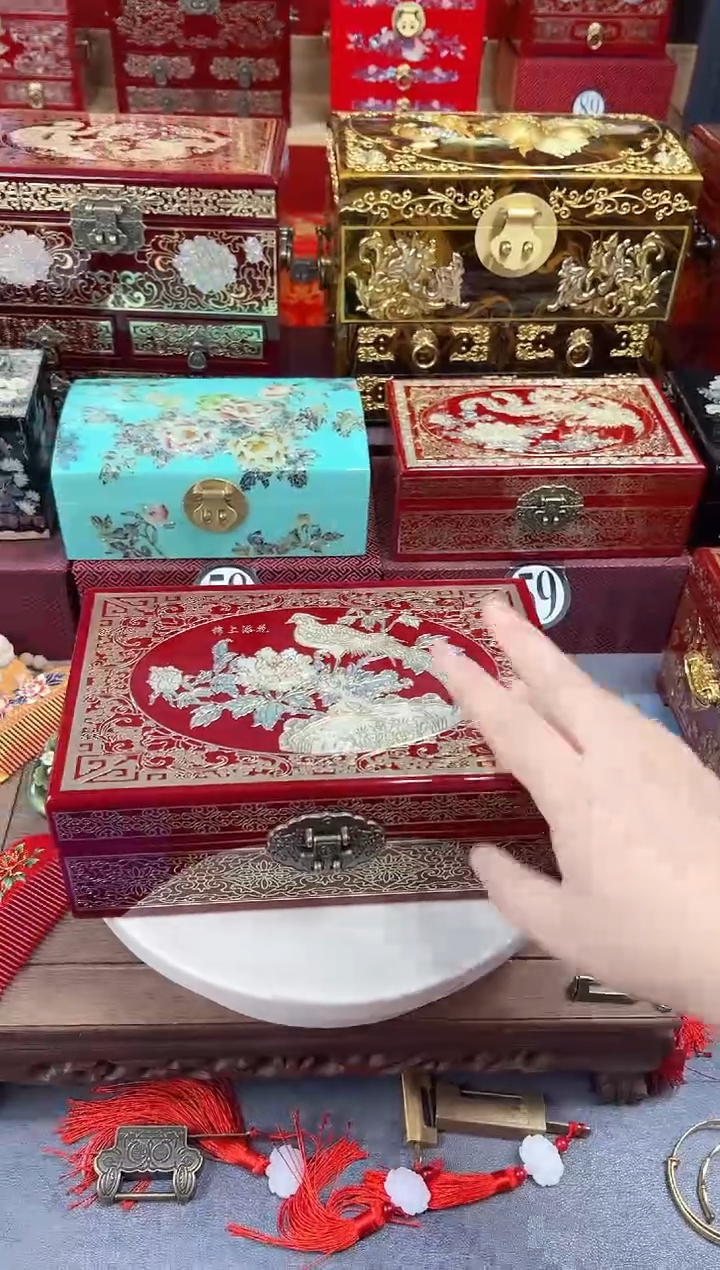 24厘米双层款掐丝螺钿镶嵌大红色锦上添花