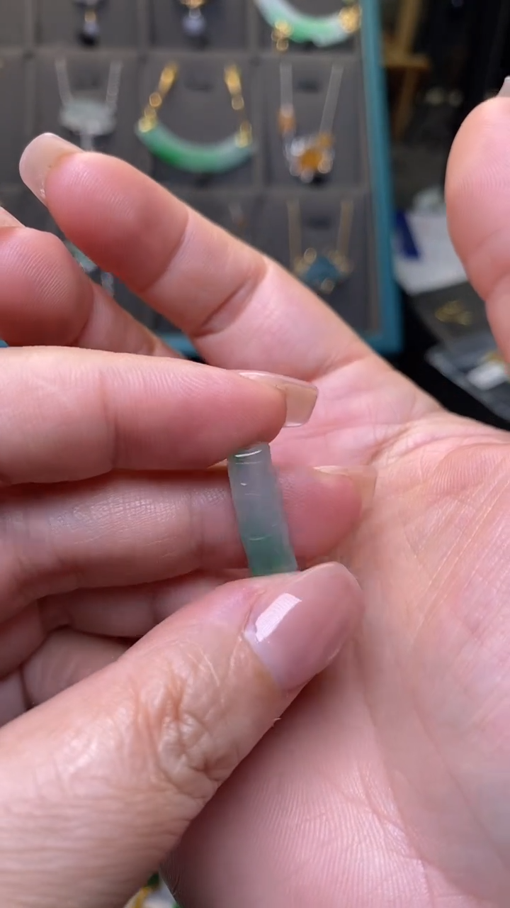 颈饰未镶嵌翡翠净货40183