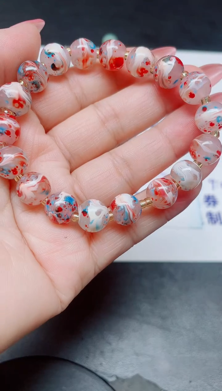 翡翠手镯未镶嵌威****?